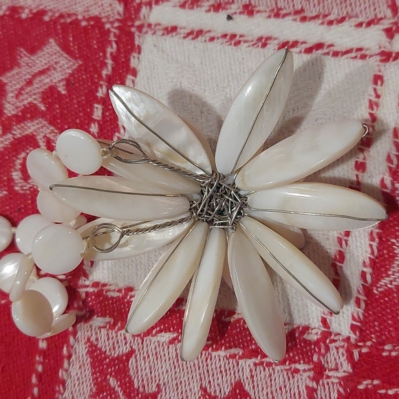 Mother of Pearl Statement Necklace - Picture 5 of 7